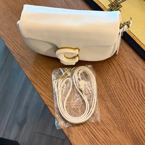 NWOT 🌲 Coach Pillow Tabby Crossbody/Handbag in Soft Marshmallow Leather - Picture 12 of 13